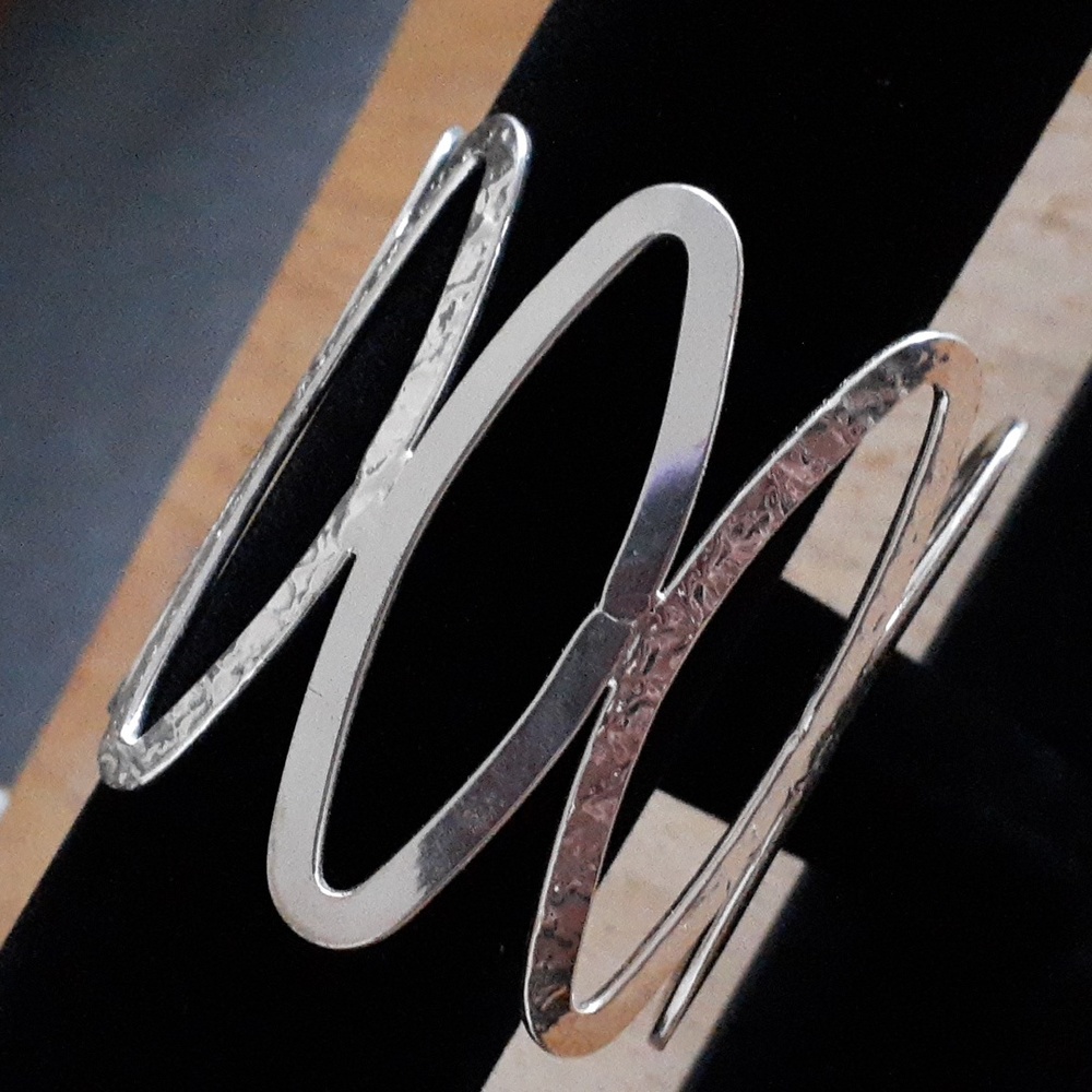 Size Small Silver Bangle Bracelet RR110